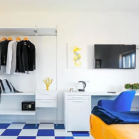 Couette-café Maison Serena 4*